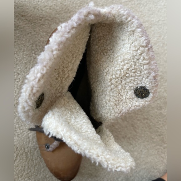 Sherpa Lines Leather Booties - Picture 3 of 11